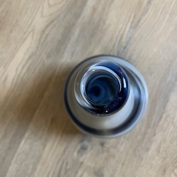 Hand Blown Navy Blue White Swirl Glass Onion Vase Pontil Mark 8" Tall! - Picture 2 of 4